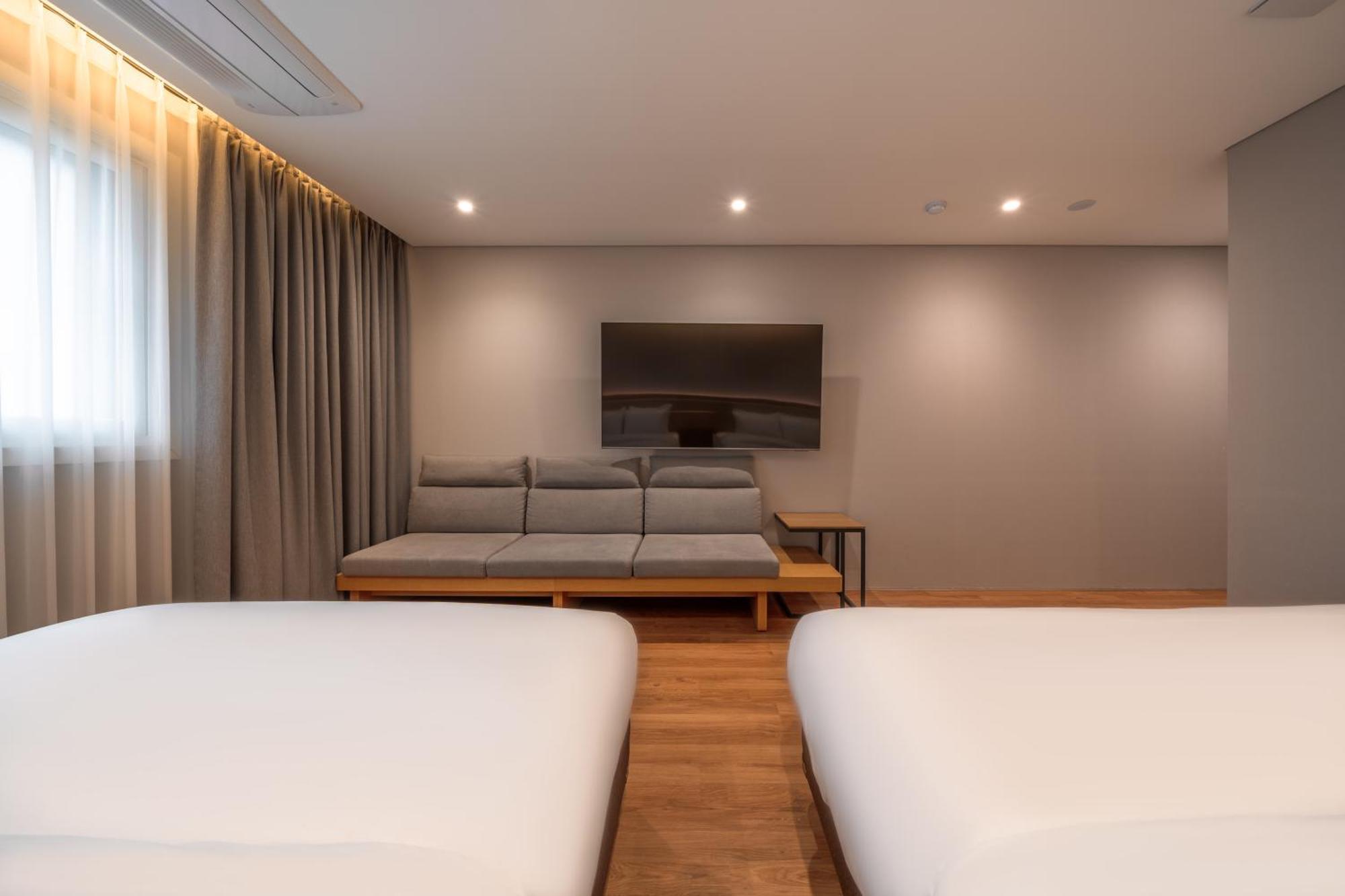Comfort Inn Yeouido Seoul Bagian luar foto